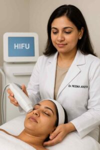 Dr. Reema Arora performing HIFU treatment in Delhi, India